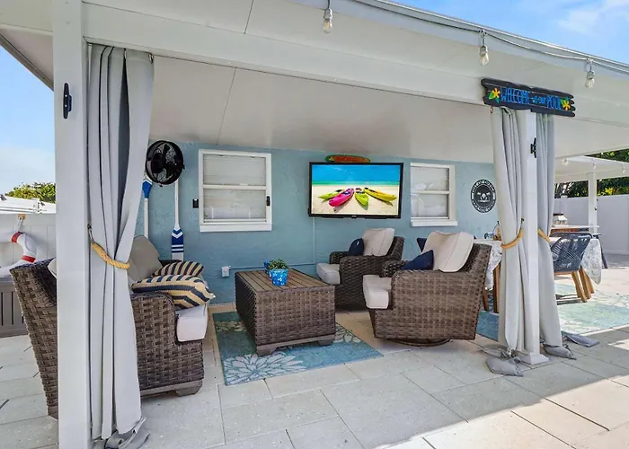 Out Of Office Oasis * Clearwater Beach